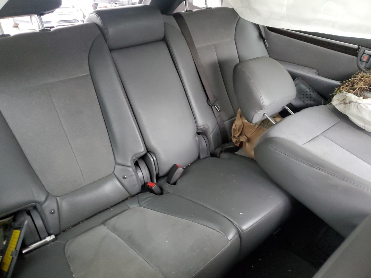 2011 HYUNDAI SANTA FE SE photo 28