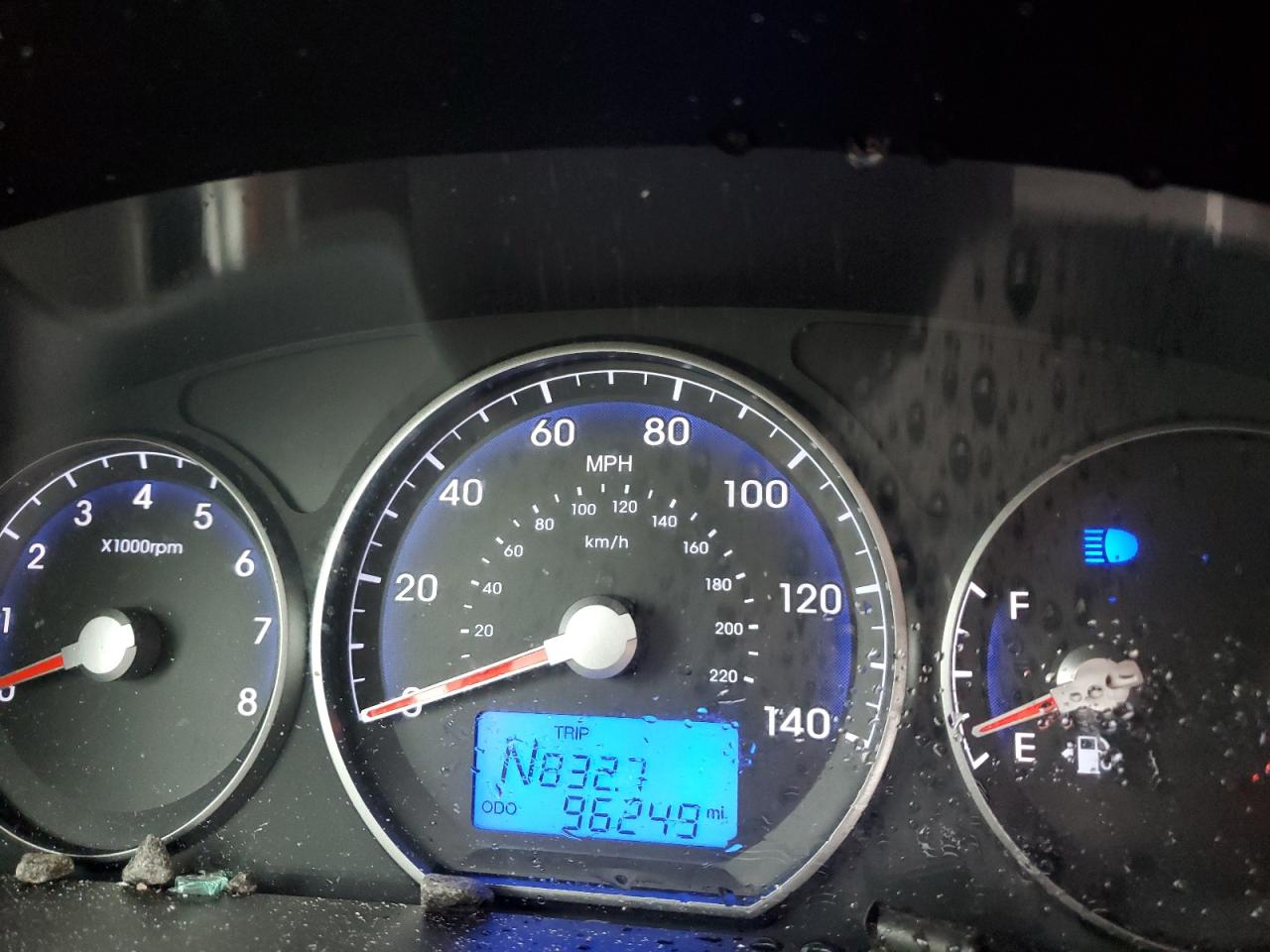 2011 HYUNDAI SANTA FE SE photo 25