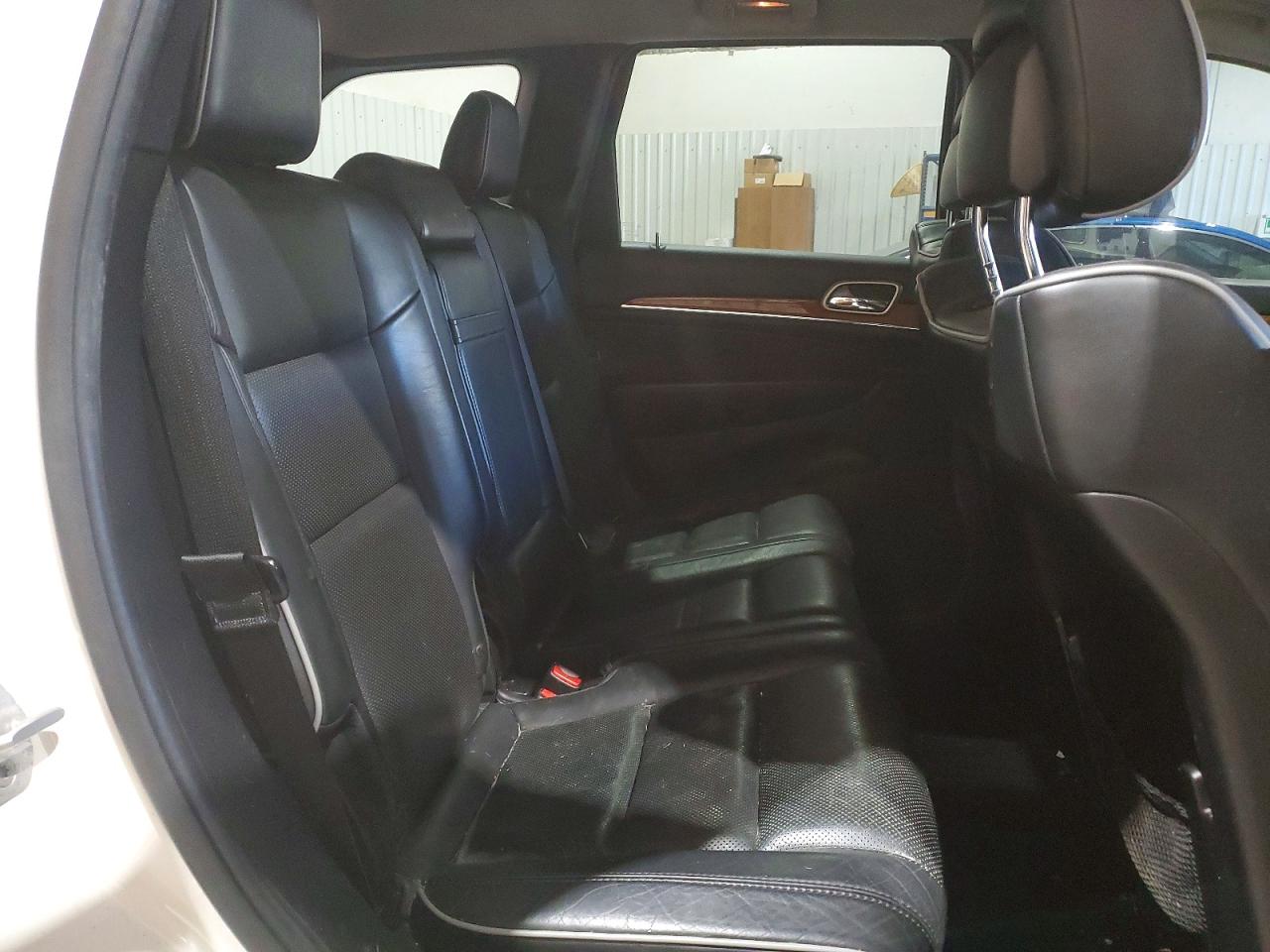 2011 JEEP GRAND CHEROKEE OVERLAND photo 10