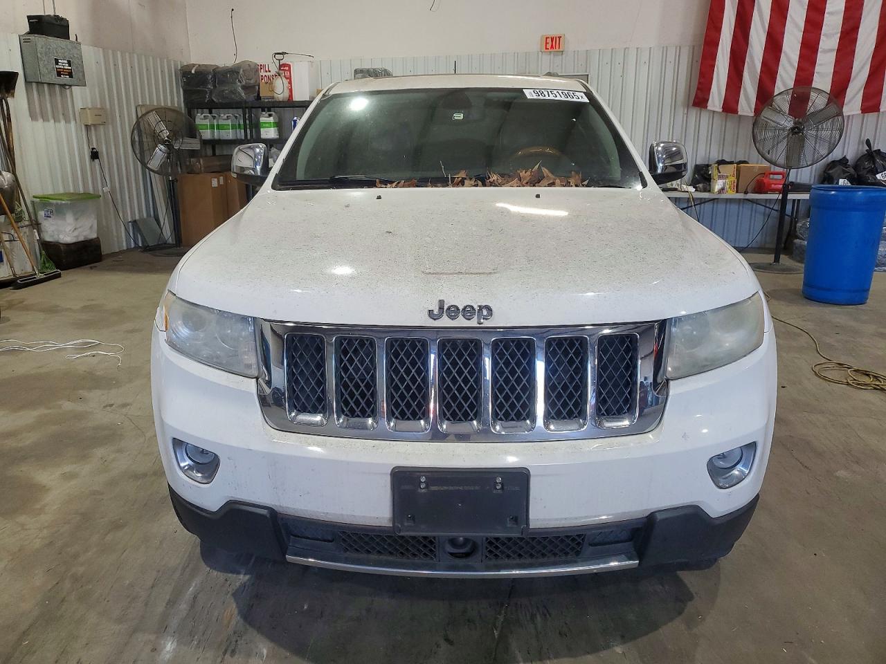 2011 JEEP GRAND CHEROKEE OVERLAND photo 5