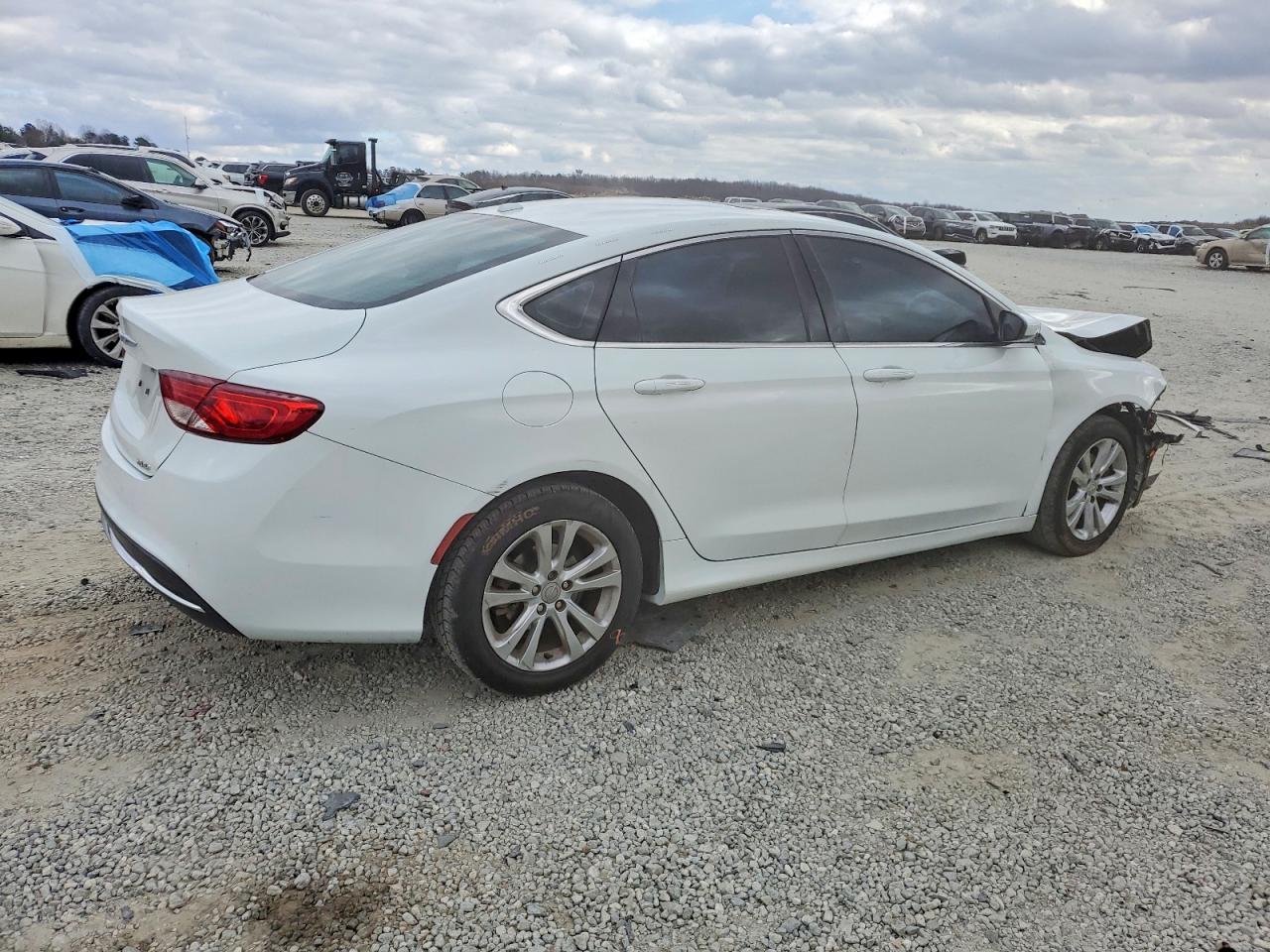 2015 CHRYSLER 200 LIMITED photo 3