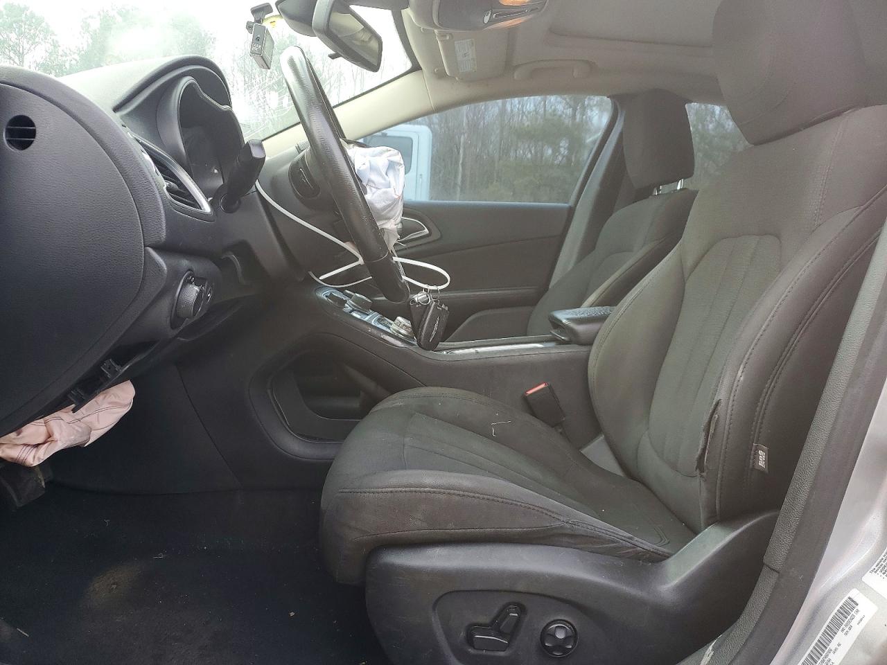 2015 CHRYSLER 200 LIMITED photo 7