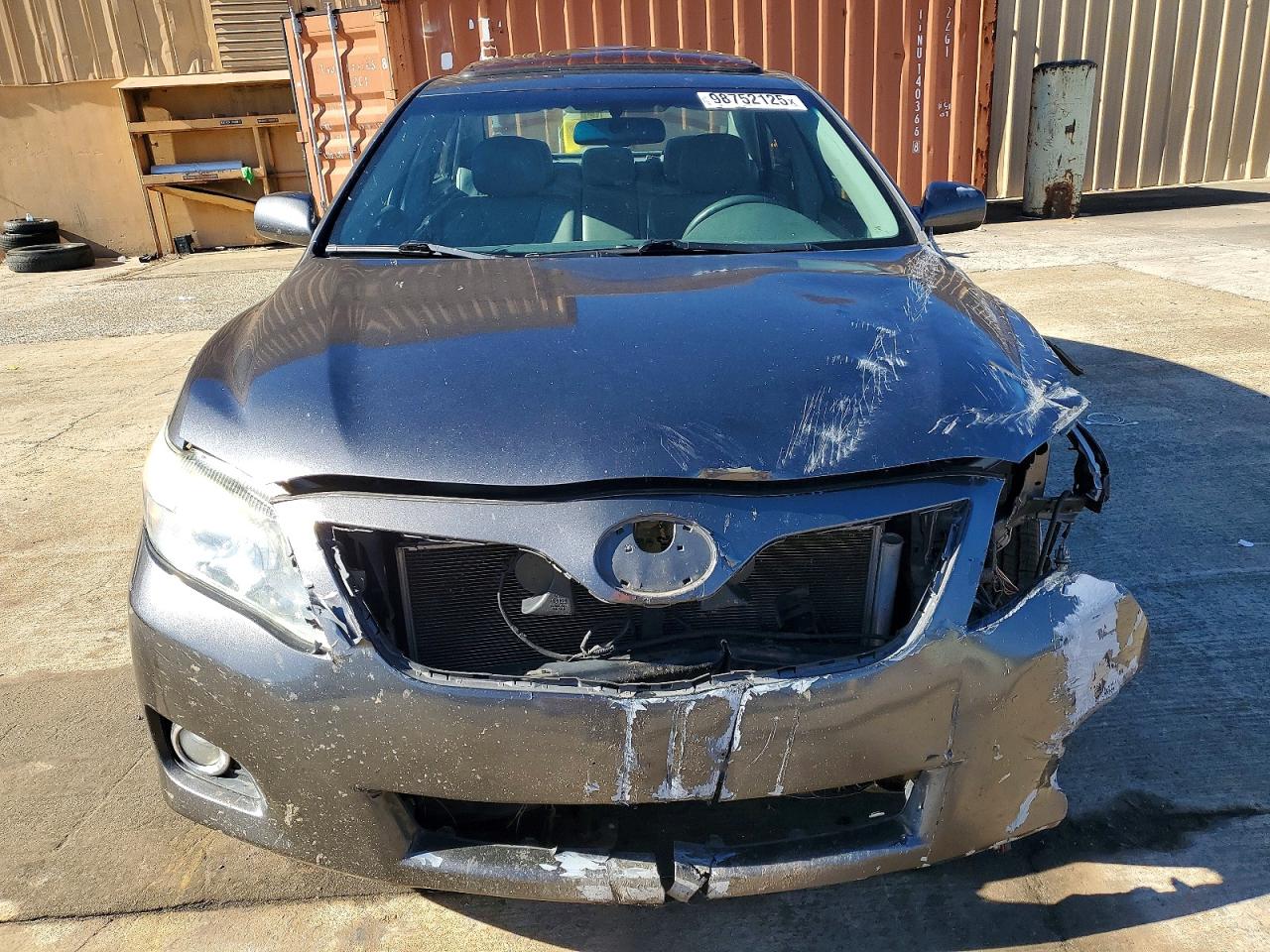 2011 TOYOTA CAMRY BASE photo 5