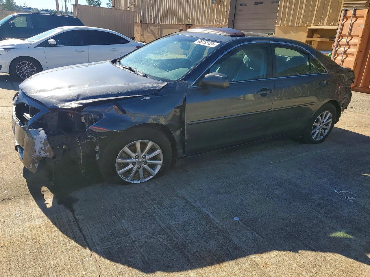 2011 TOYOTA CAMRY