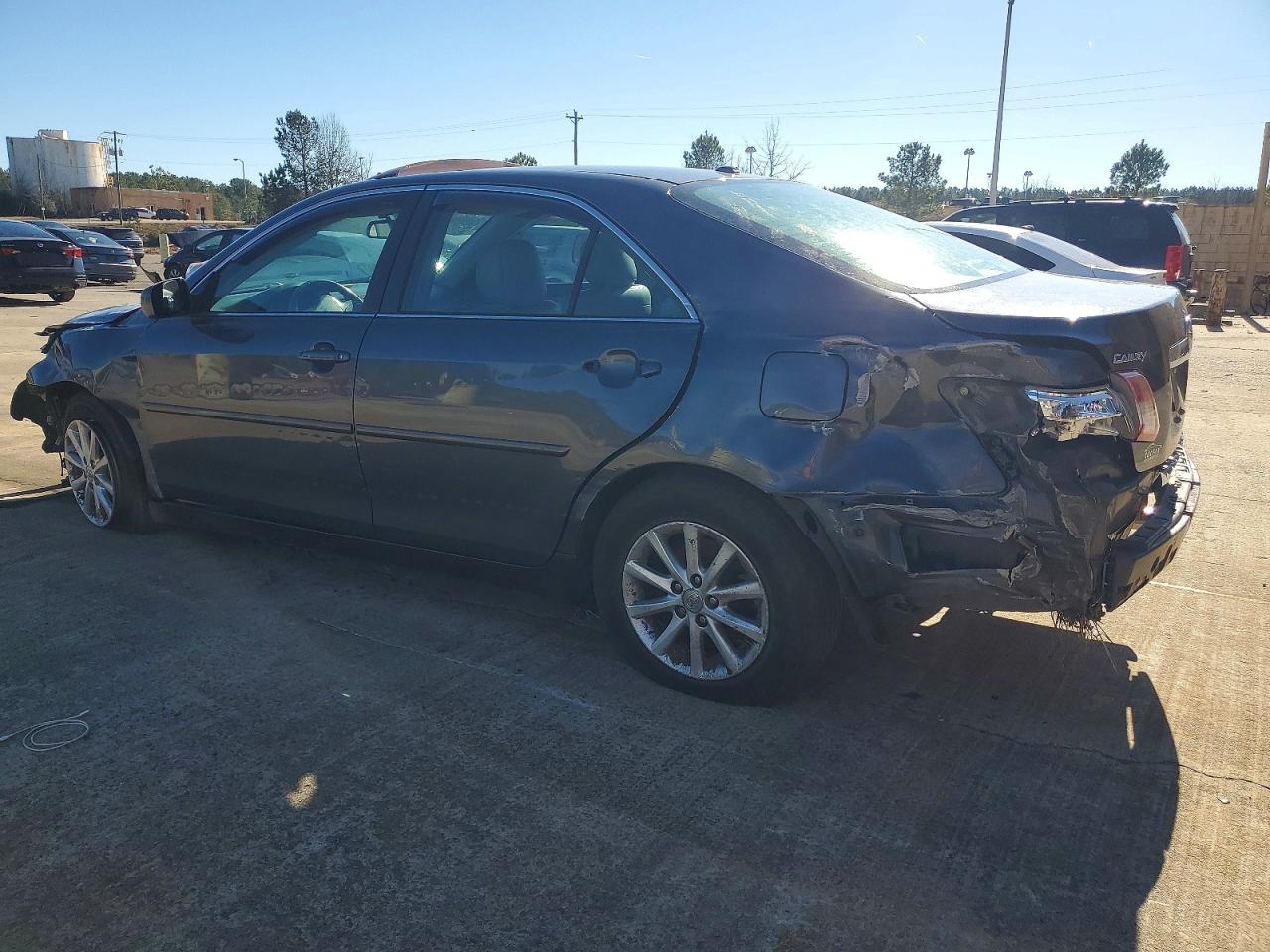 2011 TOYOTA CAMRY BASE photo 2