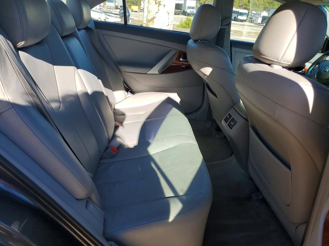 2011 TOYOTA CAMRY BASE photo 10