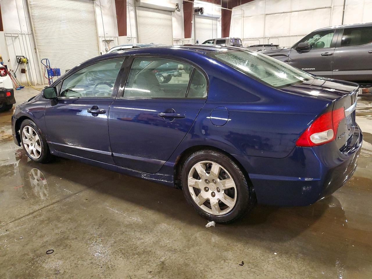 2011 HONDA CIVIC LX photo 2
