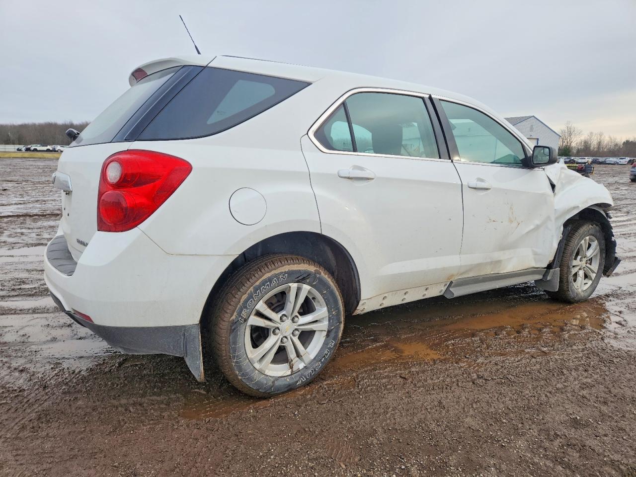 2013 CHEVROLET EQUINOX LS photo 3