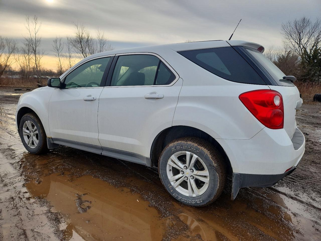 2013 CHEVROLET EQUINOX LS photo 2