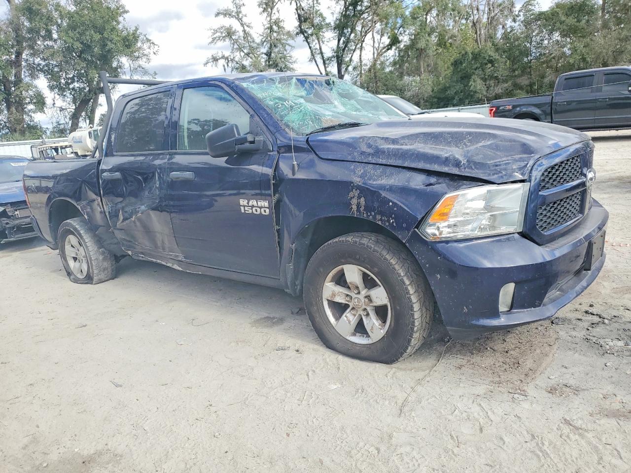 2018 RAM 1500 ST photo 4