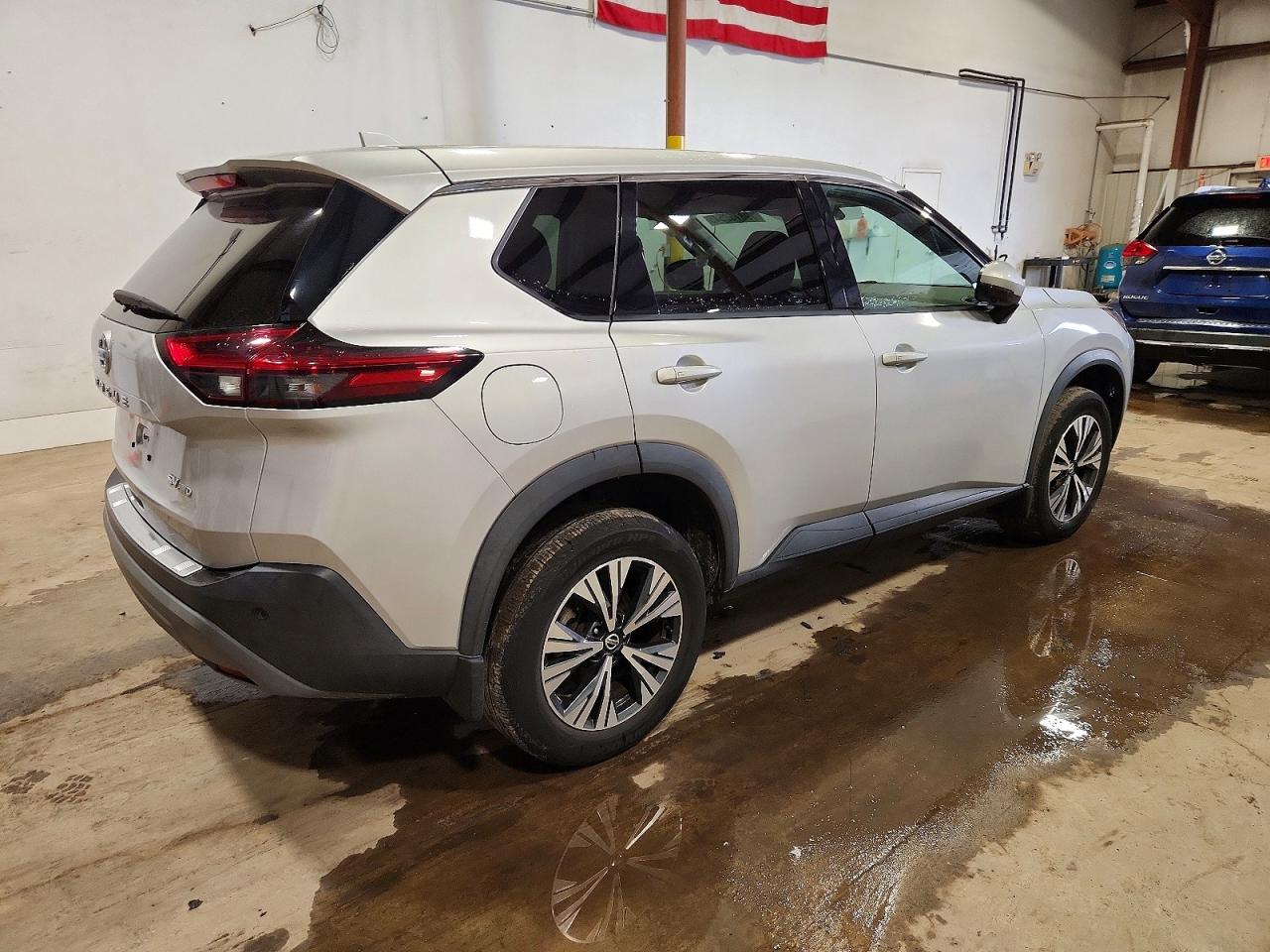 2021 NISSAN ROGUE SV photo 3