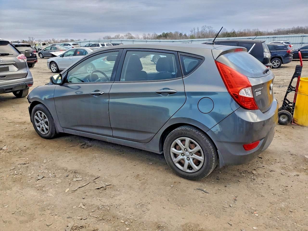 2012 HYUNDAI ACCENT GLS photo 2