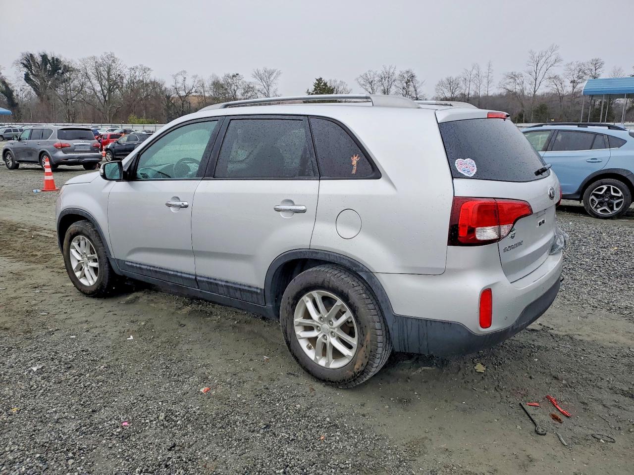 2015 KIA SORENTO LX photo 2