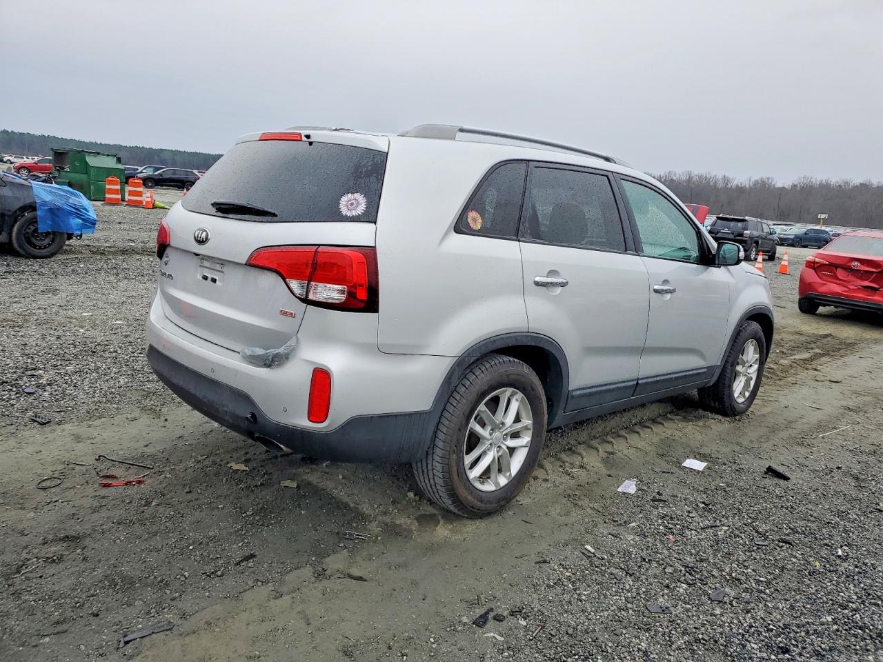 2015 KIA SORENTO LX photo 3