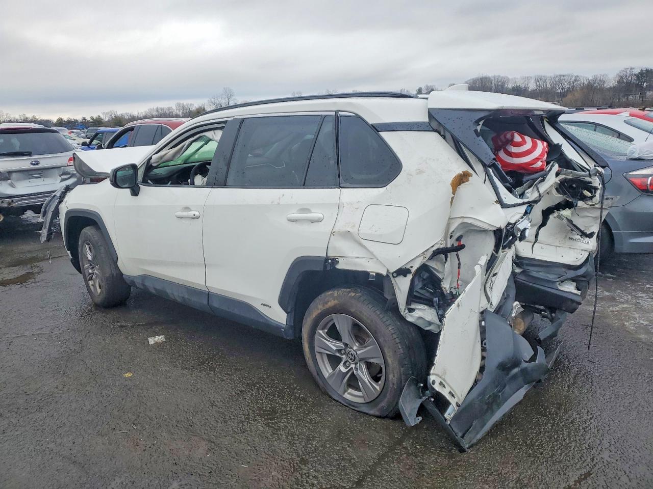 2022 TOYOTA RAV4 LE photo 2