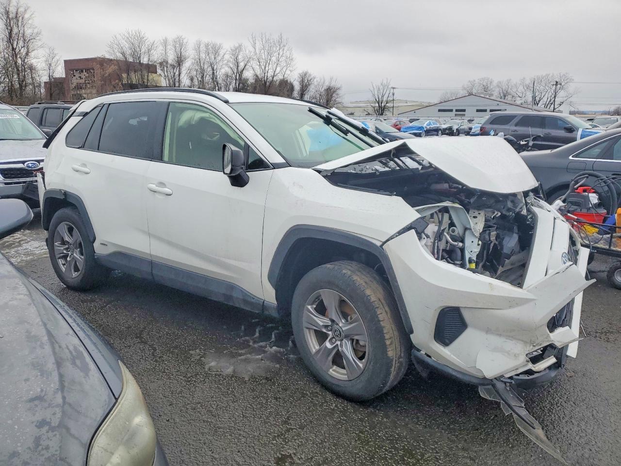 2022 TOYOTA RAV4 LE photo 4