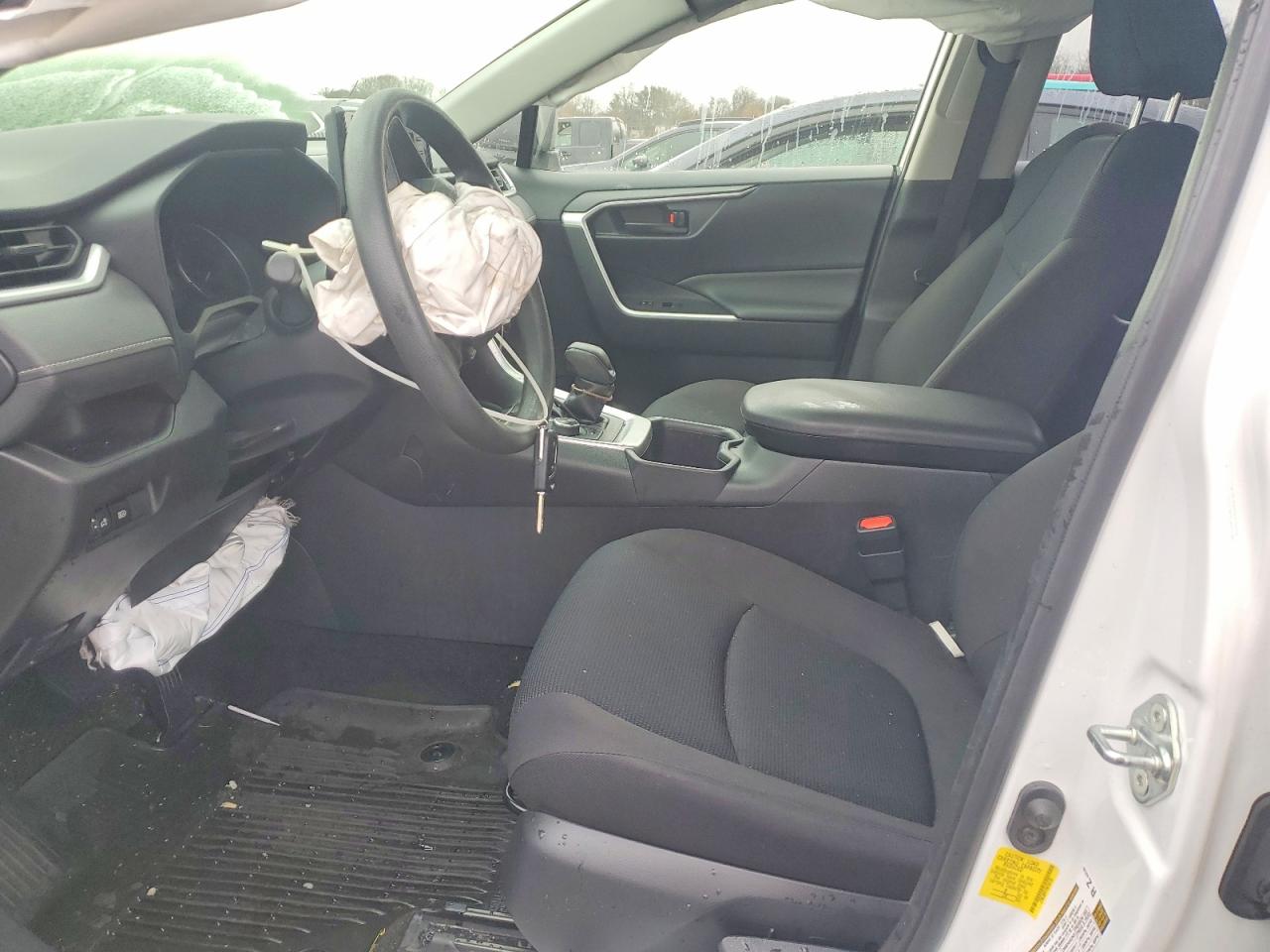 2022 TOYOTA RAV4 LE photo 7