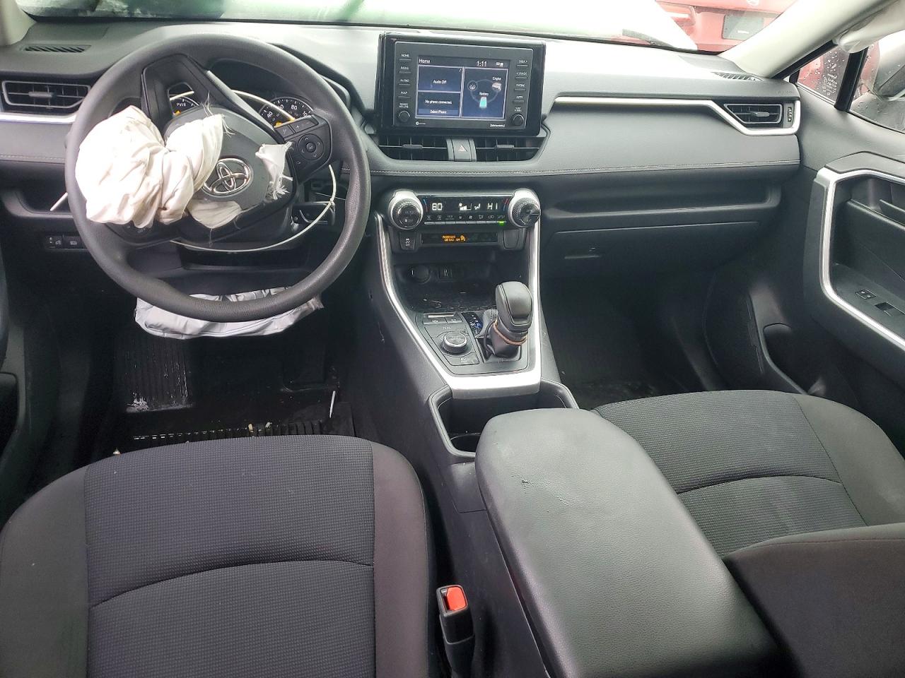 2022 TOYOTA RAV4 LE photo 8