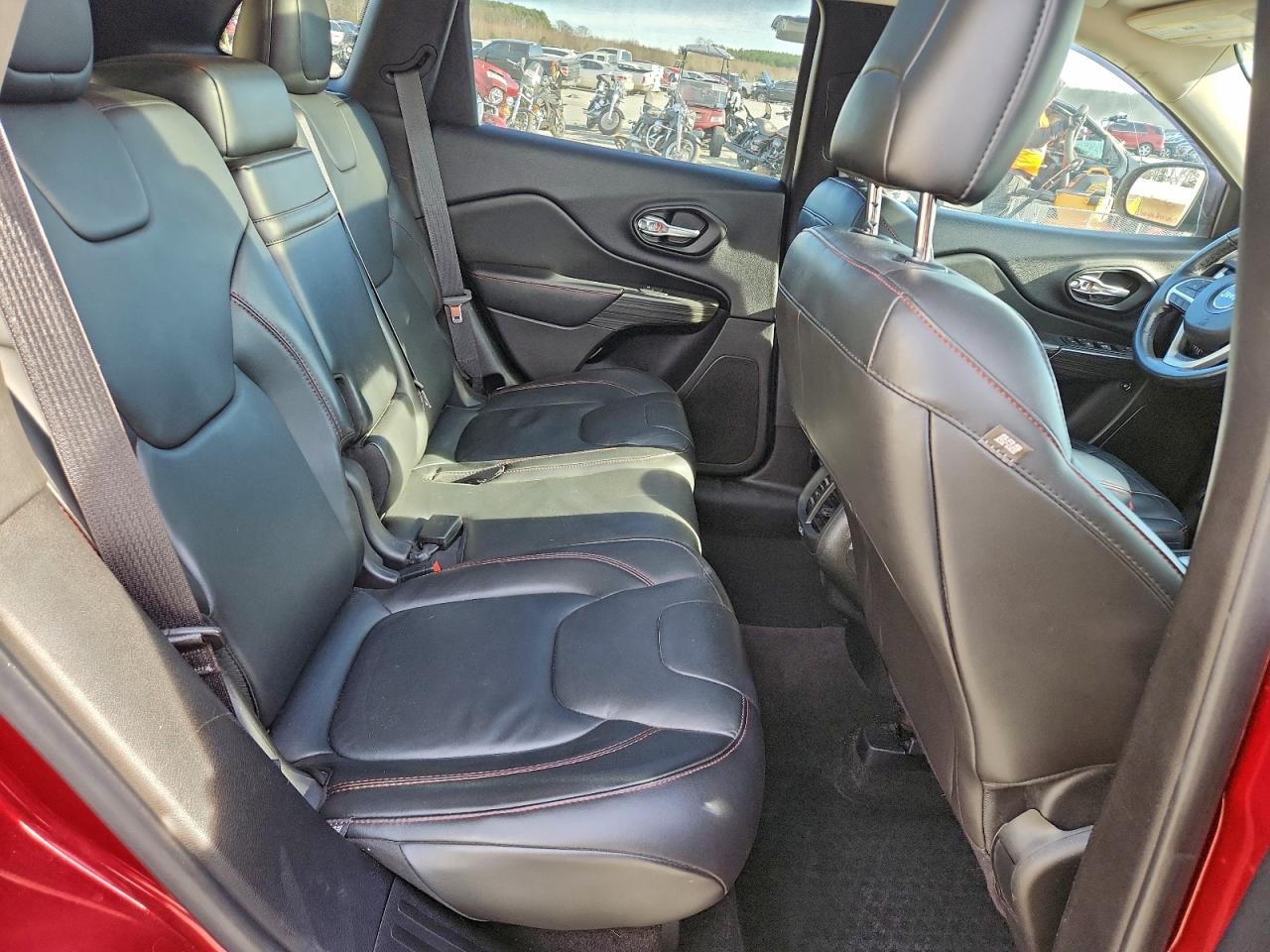 2015 JEEP CHEROKEE TRAILHAWK photo 11