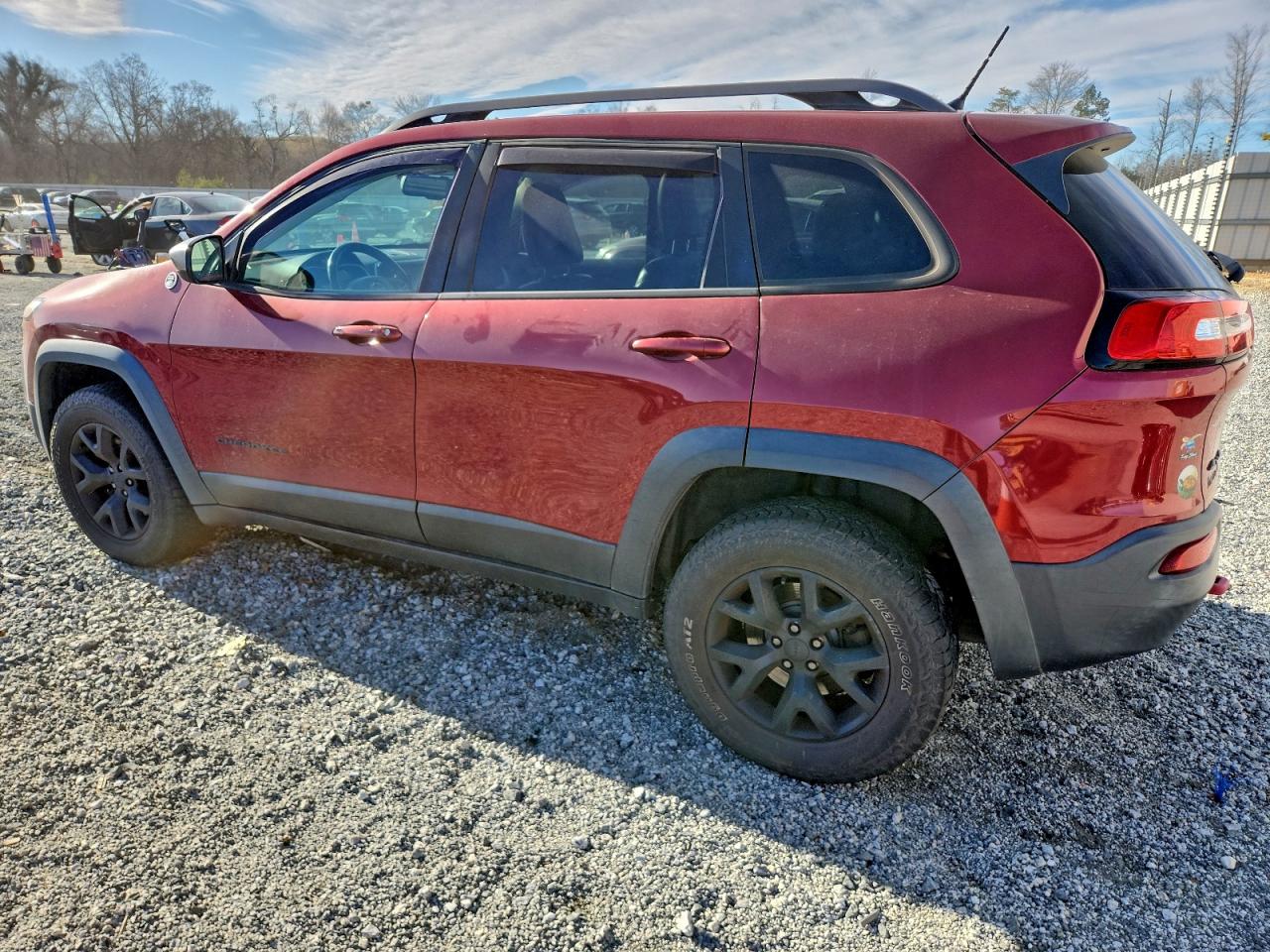 2015 JEEP CHEROKEE TRAILHAWK photo 2
