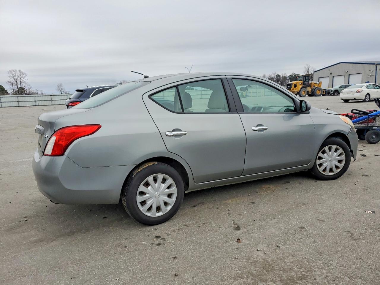 2012 NISSAN VERSA S photo 3