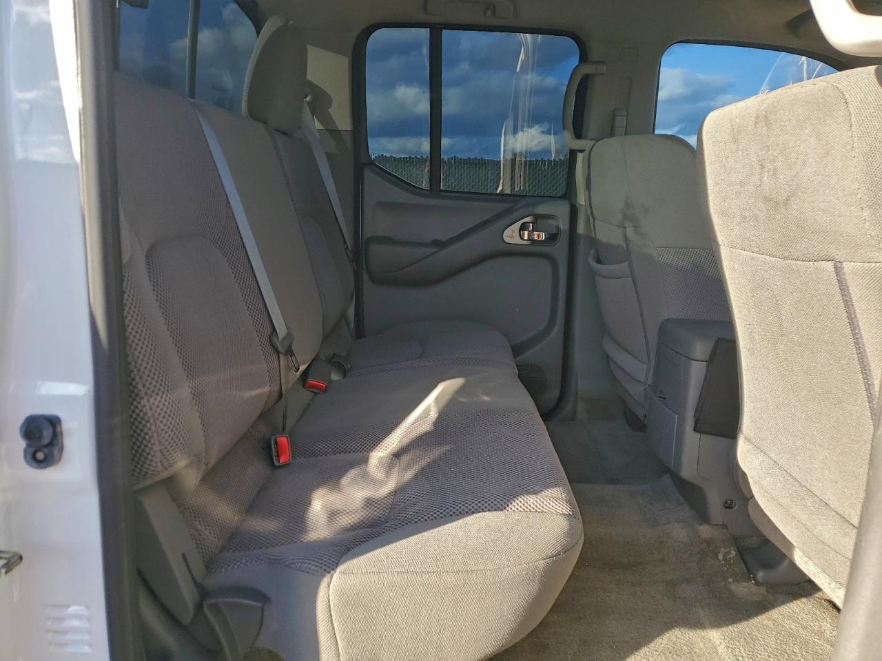 2018 NISSAN FRONTIER S photo 10