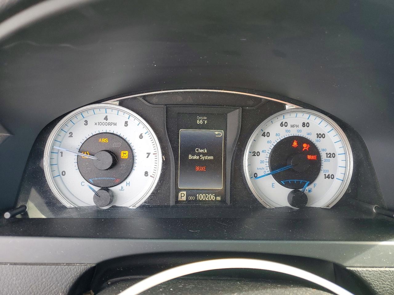 2016 TOYOTA CAMRY LE photo 9