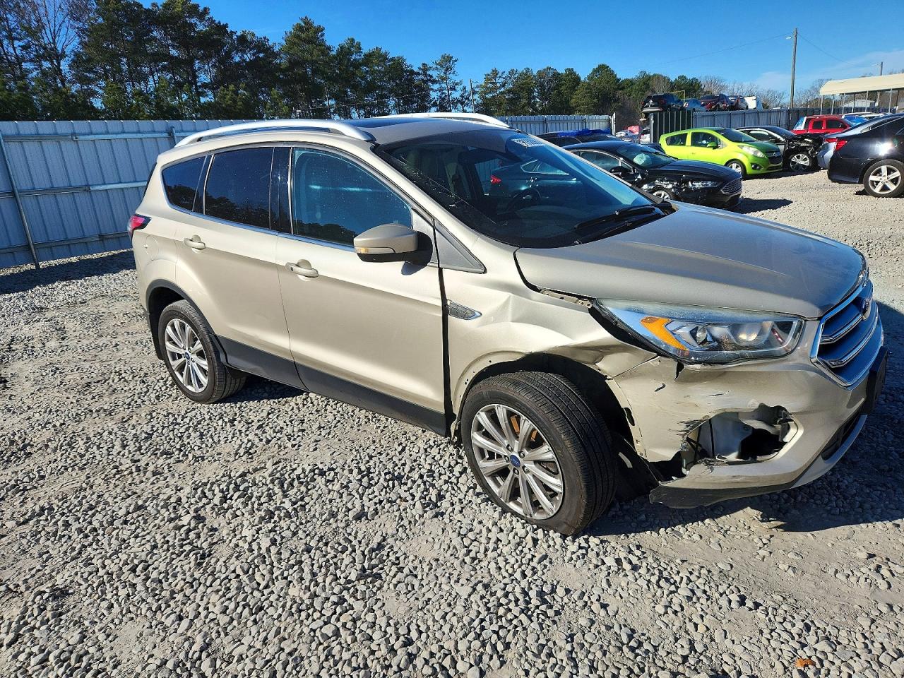 2017 FORD ESCAPE TITANIUM photo 4