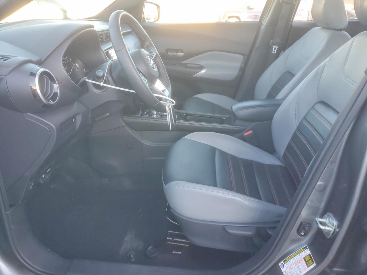 2023 NISSAN KICKS SR photo 13