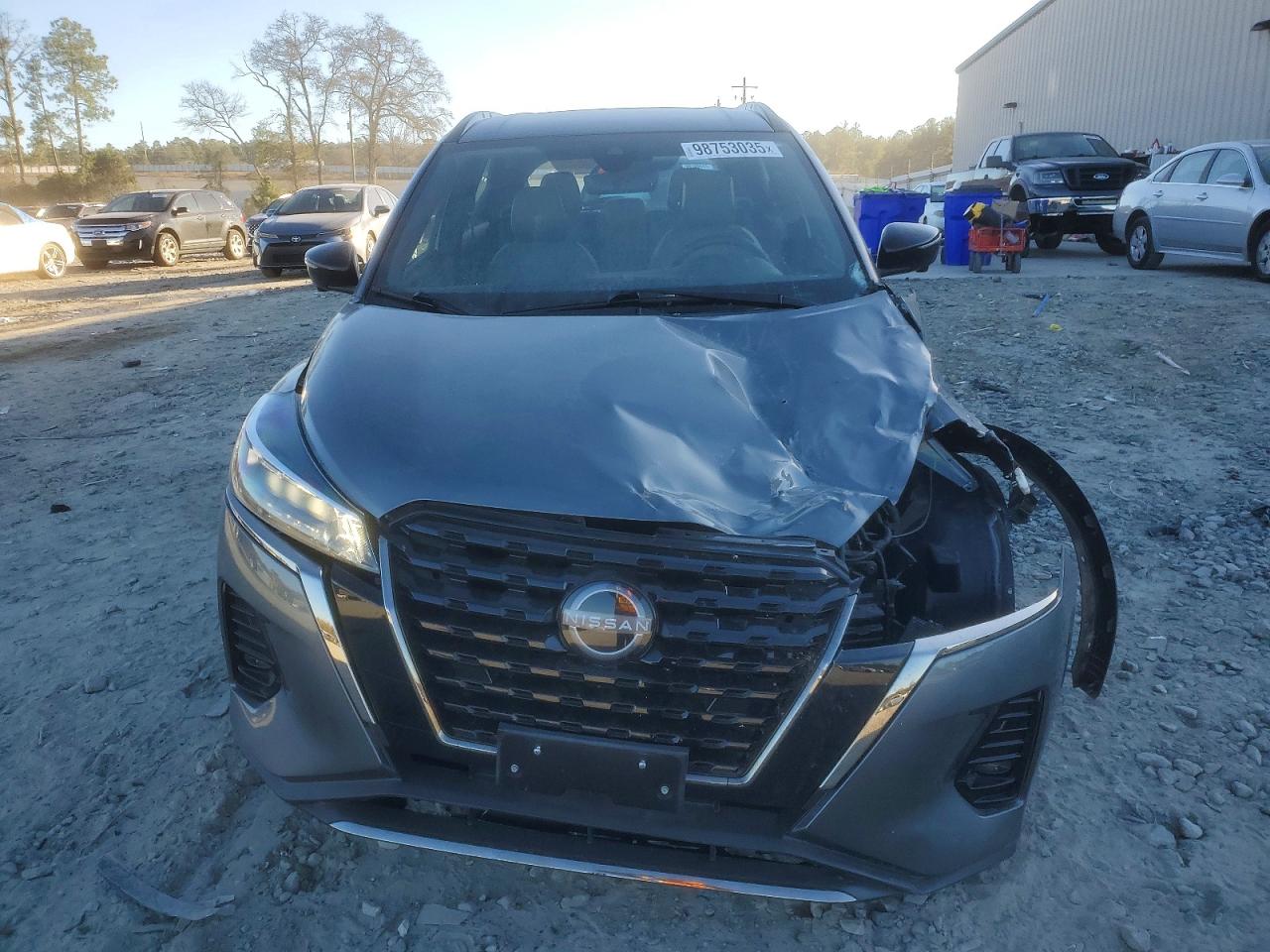 2023 NISSAN KICKS SR photo 9