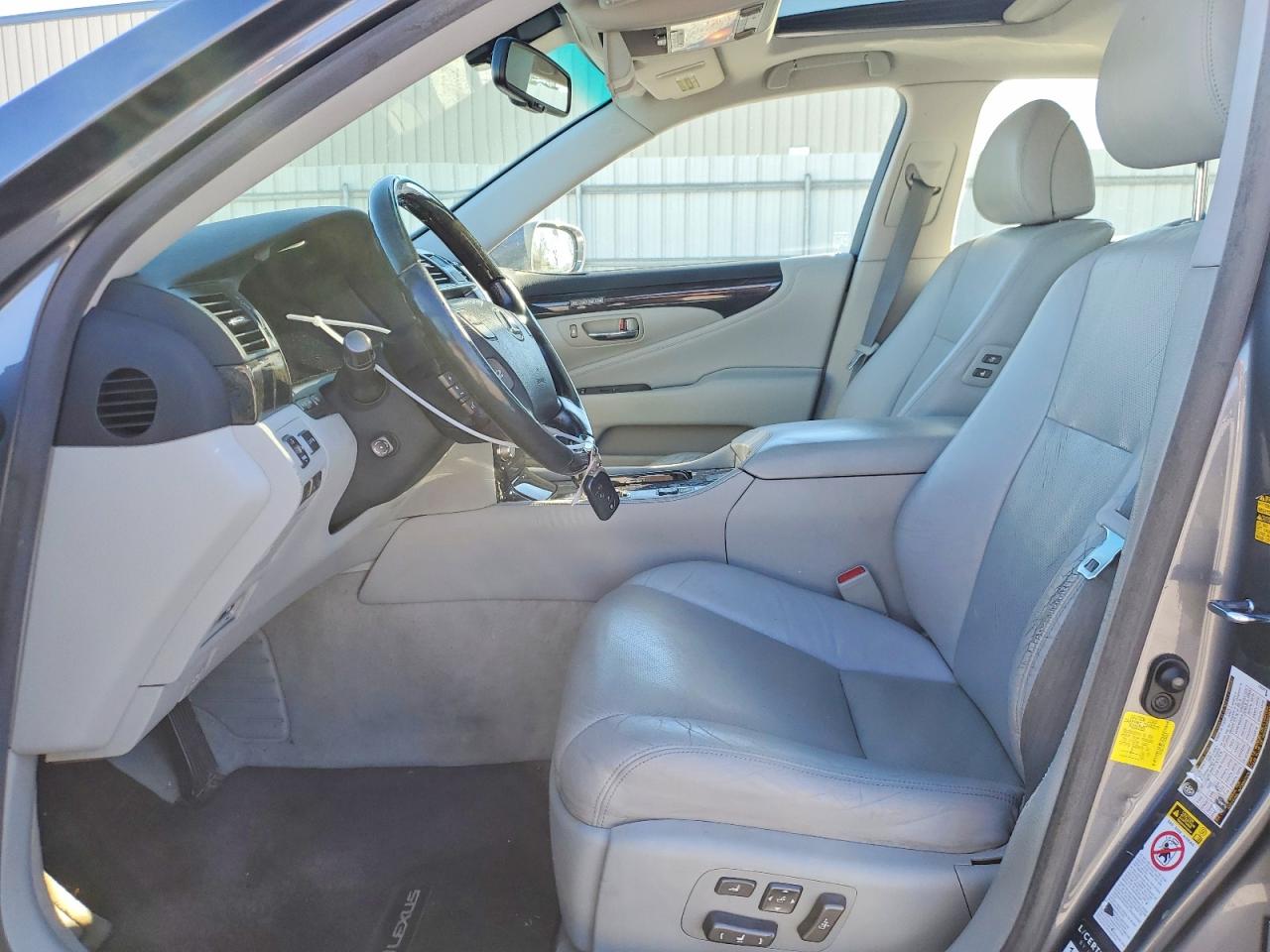 2012 LEXUS LS 460 photo 7