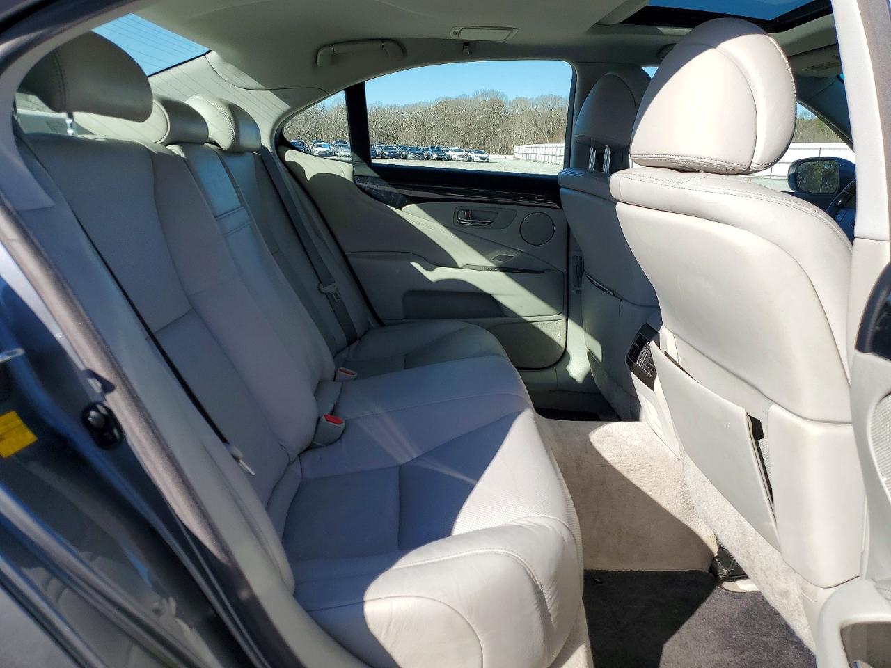 2012 LEXUS LS 460 photo 10
