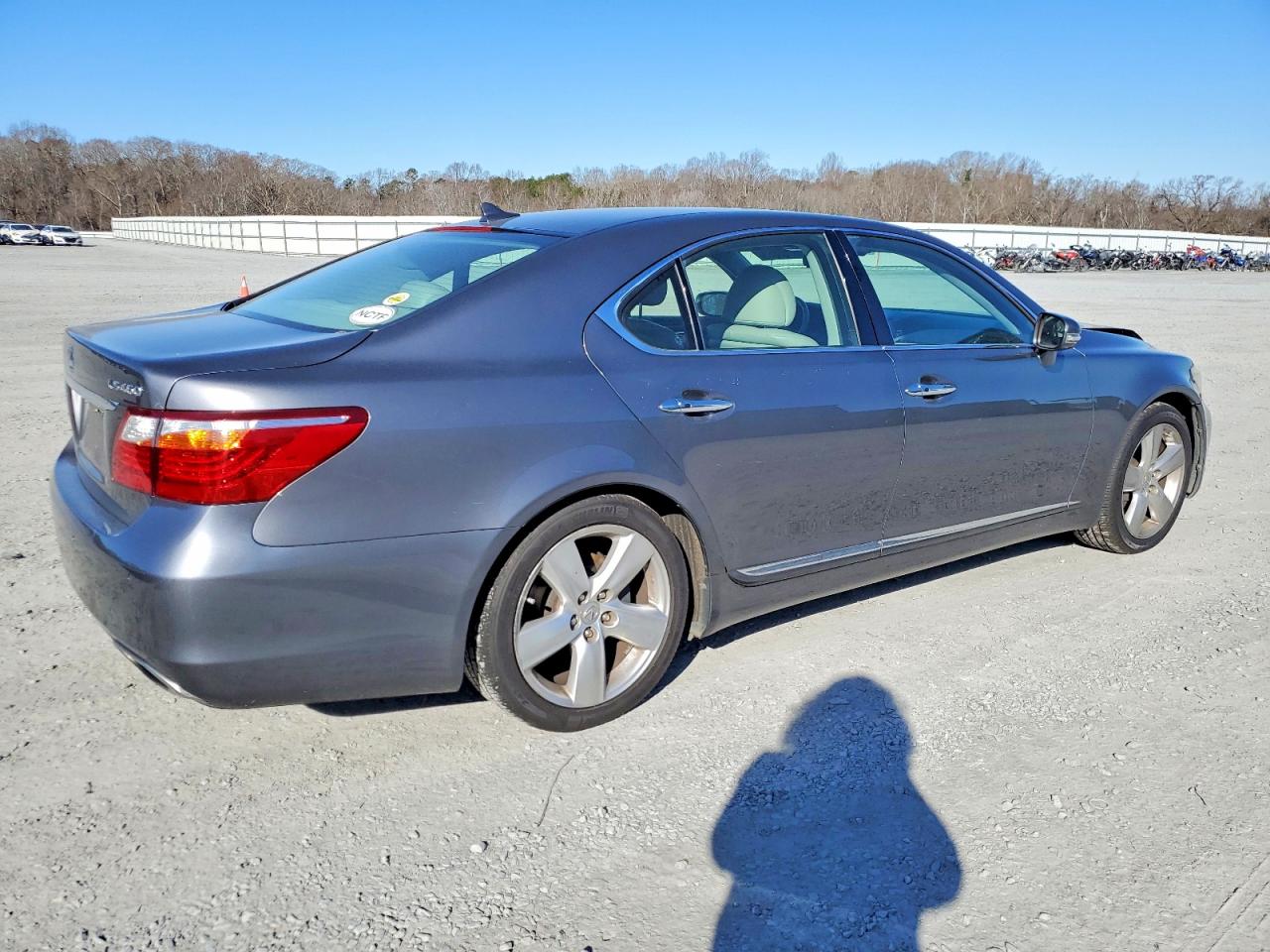 2012 LEXUS LS 460 photo 3