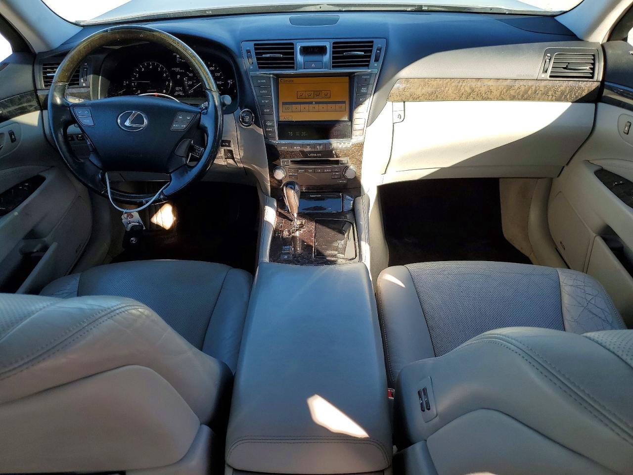 2012 LEXUS LS 460 photo 8