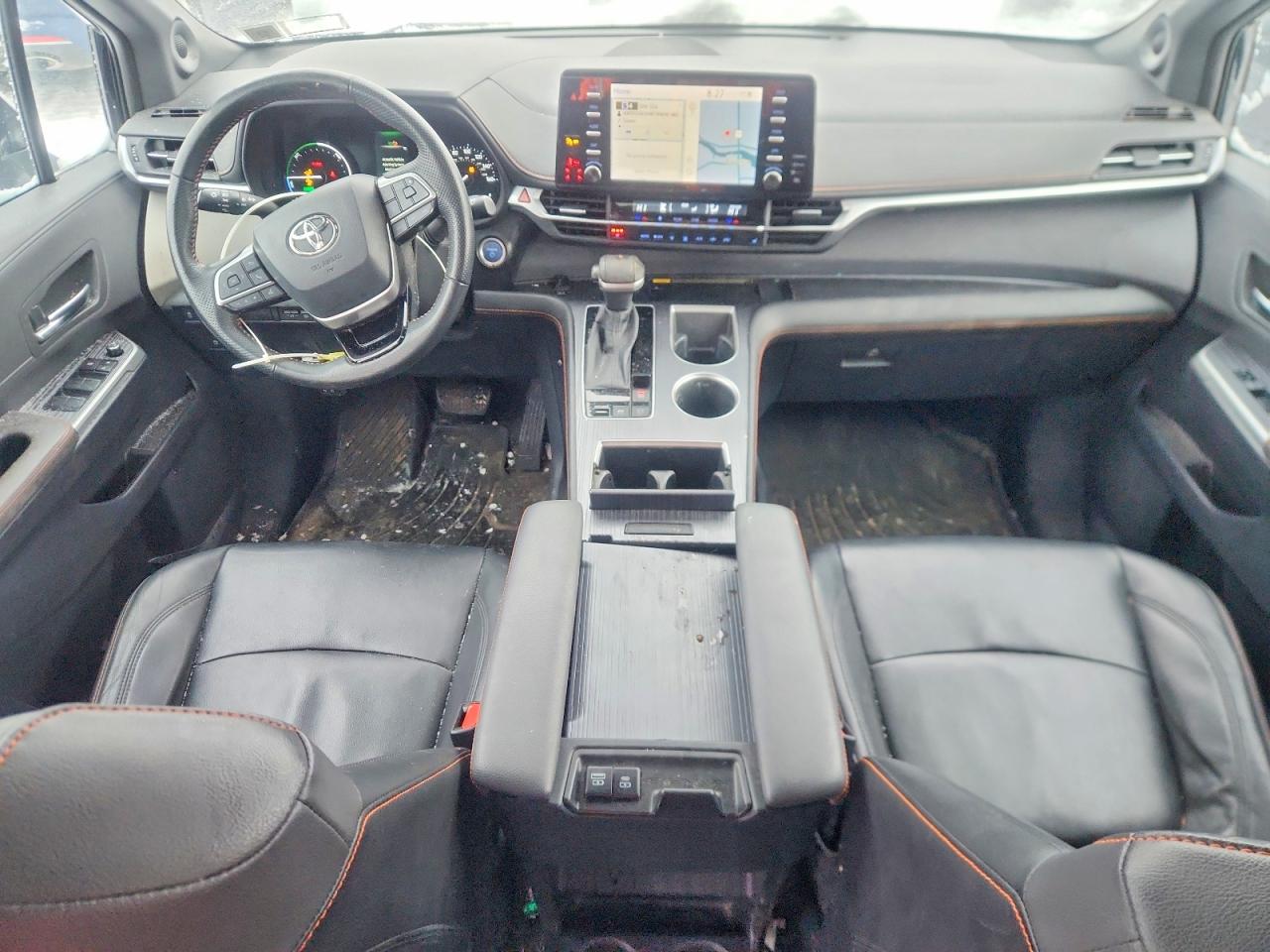 2022 TOYOTA SIENNA XSE photo 8