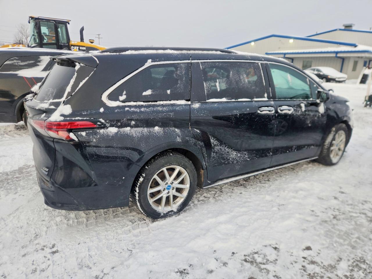 2022 TOYOTA SIENNA XSE photo 3