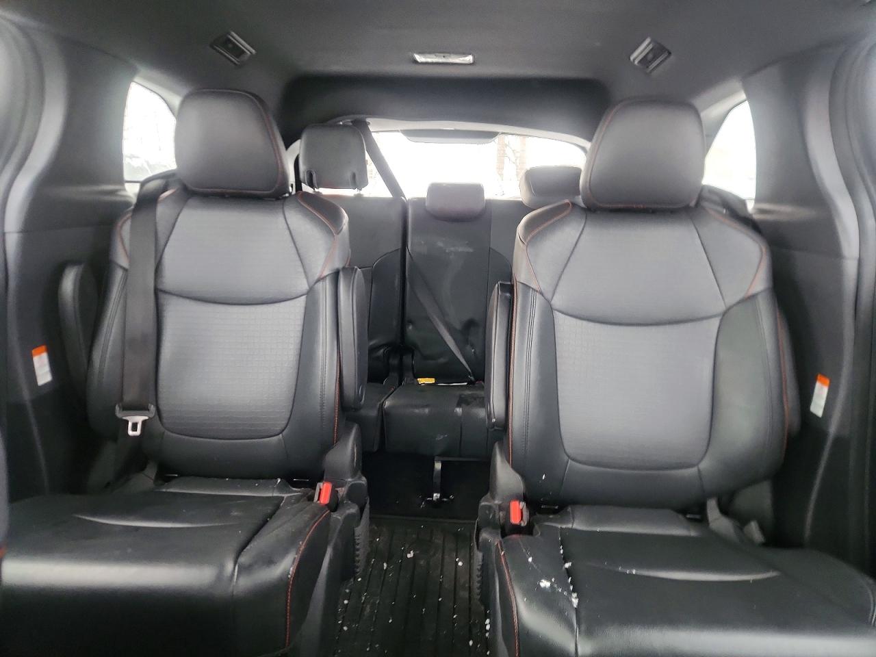 2022 TOYOTA SIENNA XSE photo 10