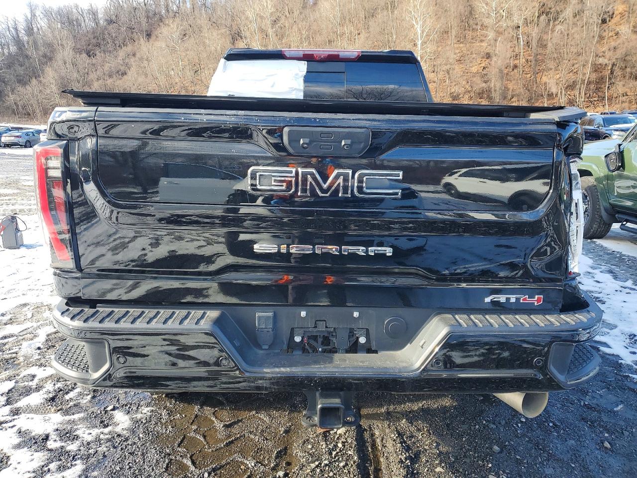 2025 GMC SIERRA K2500 AT4 photo 6
