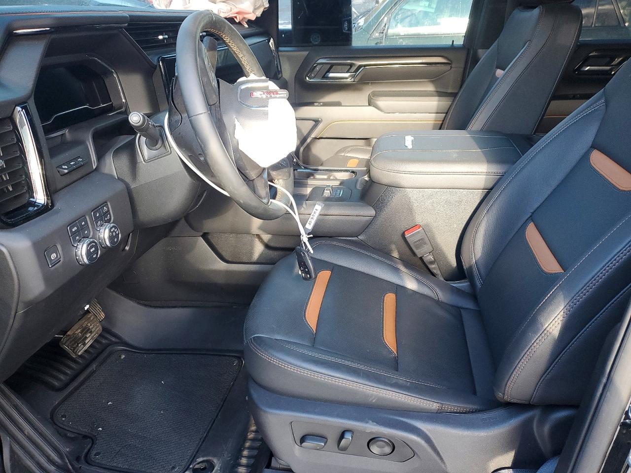 2025 GMC SIERRA K2500 AT4 photo 7