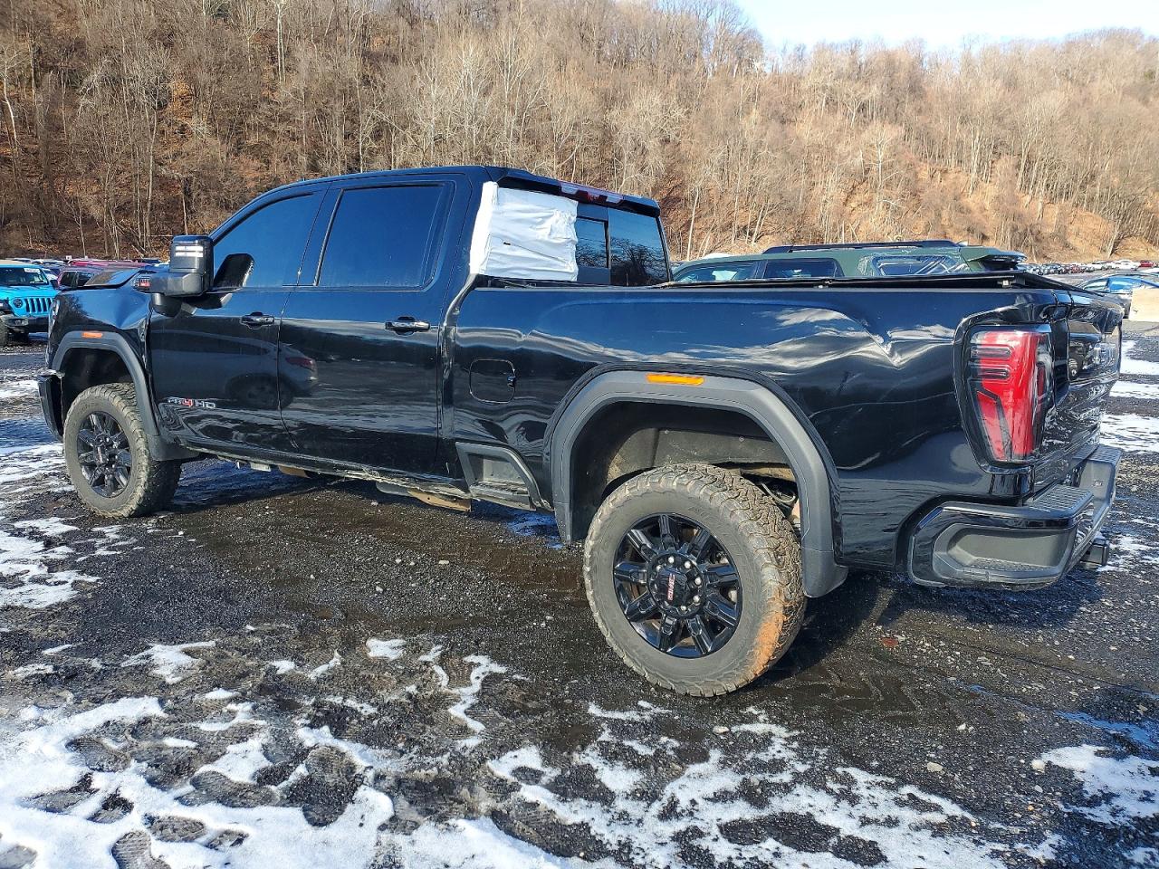 2025 GMC SIERRA K2500 AT4 photo 2