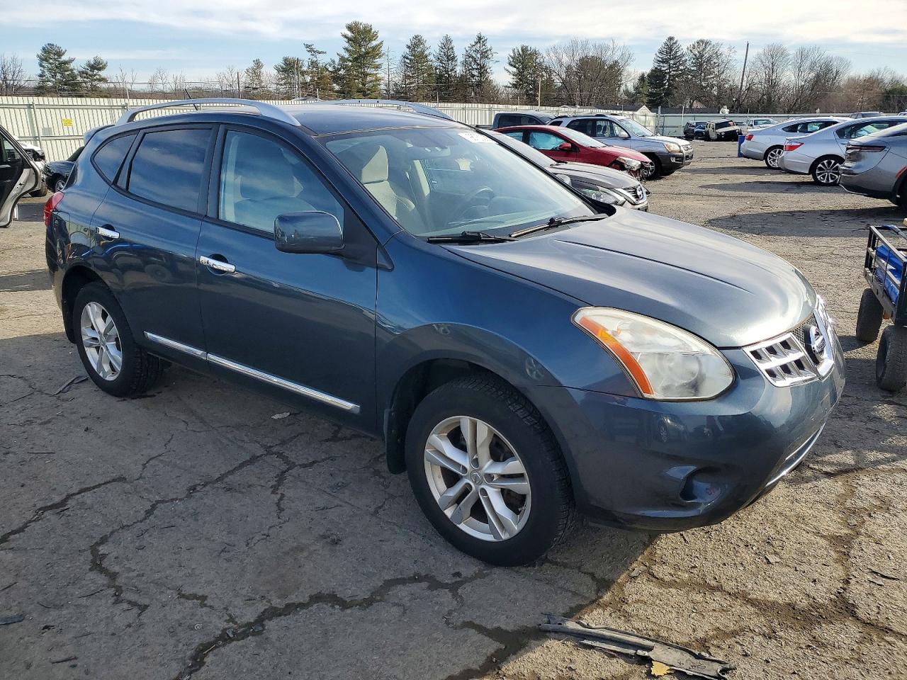 2013 NISSAN ROGUE S photo 4