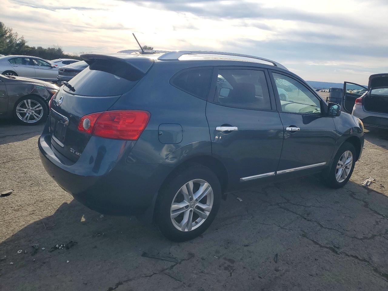 2013 NISSAN ROGUE S photo 3