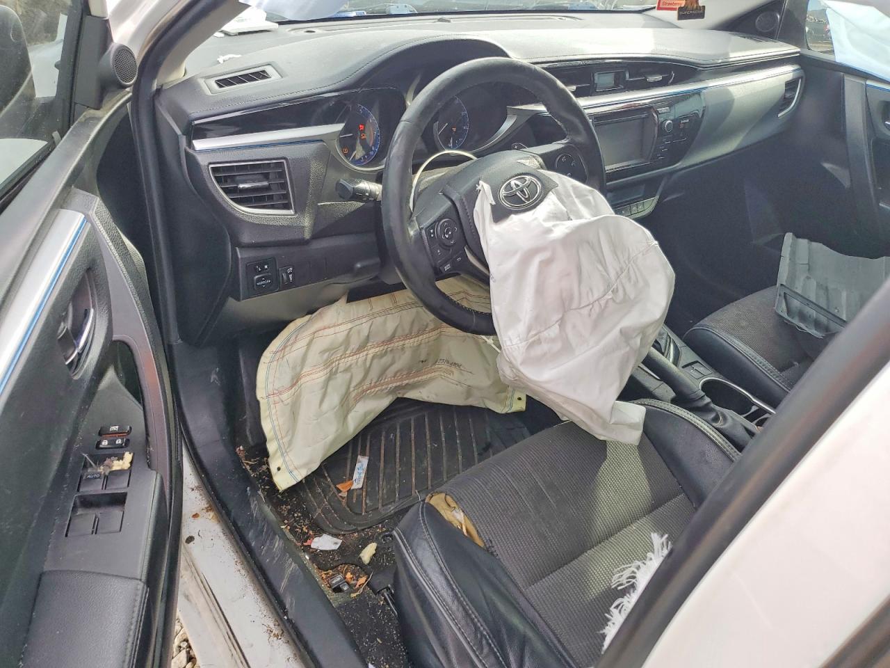 2016 TOYOTA COROLLA L photo 8