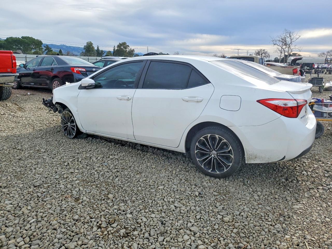 2016 TOYOTA COROLLA L photo 2
