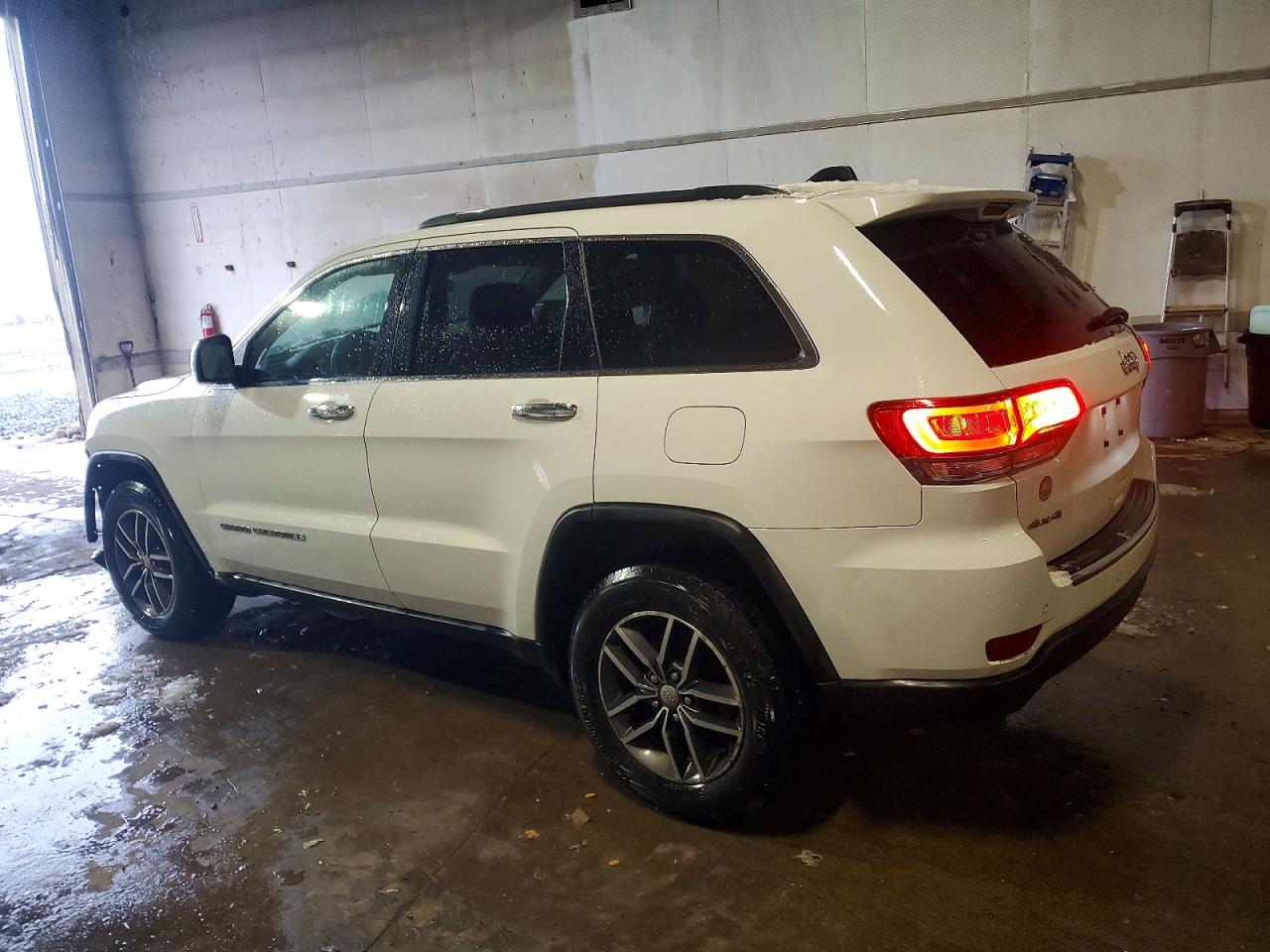 2018 JEEP GRAND CHEROKEE LIMITED photo 2