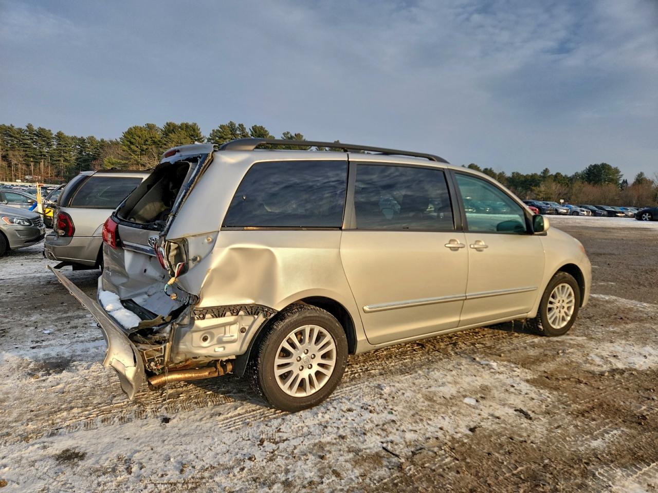 2009 TOYOTA SIENNA XLE photo 3