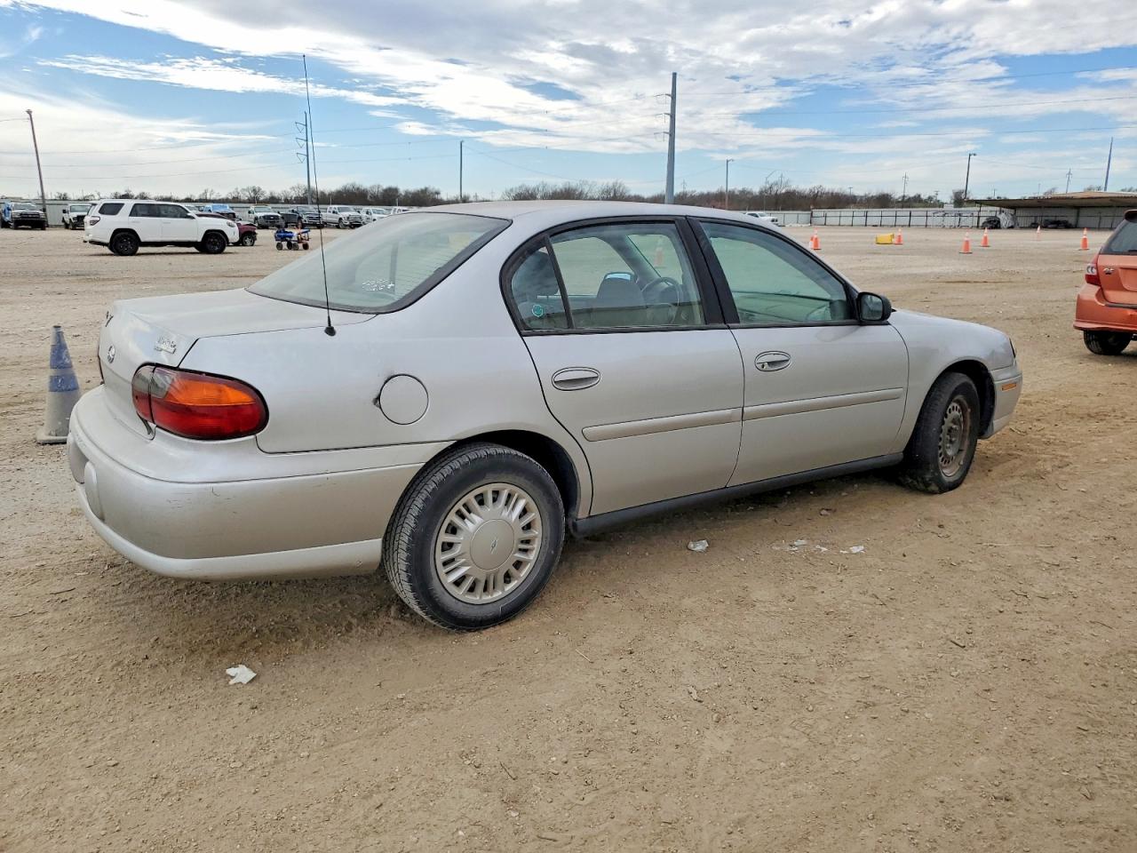 2003 CHEVROLET MALIBU photo 3