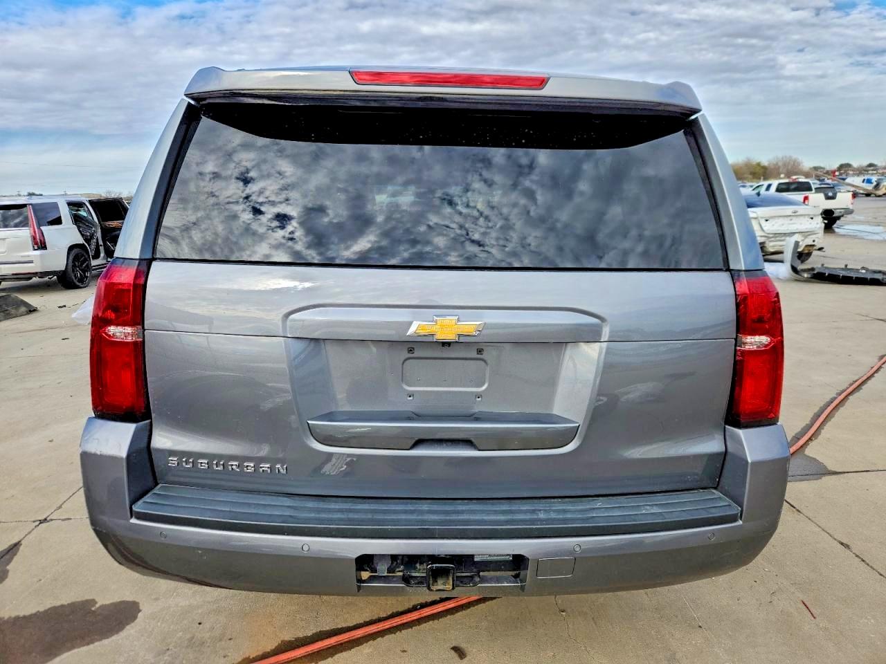 2018 CHEVROLET SUBURBAN C1500 LS photo 6
