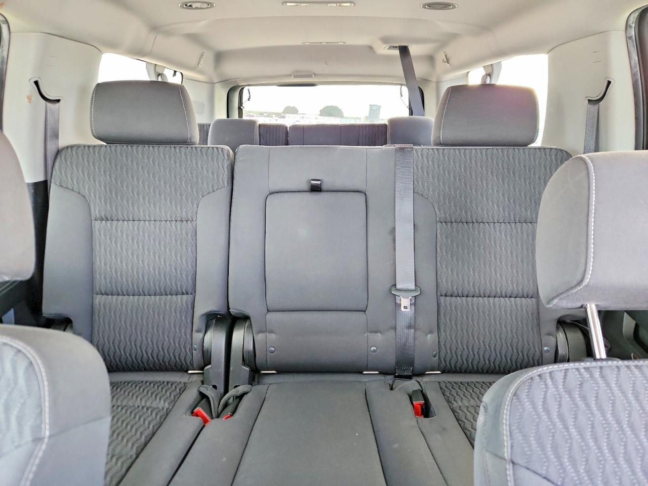 2018 CHEVROLET SUBURBAN C1500 LS photo 10