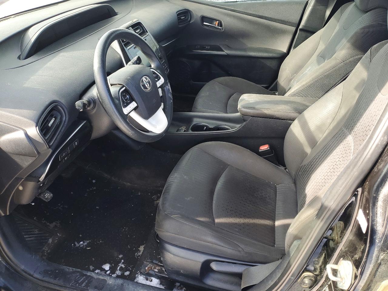 2016 TOYOTA PRIUS photo 7